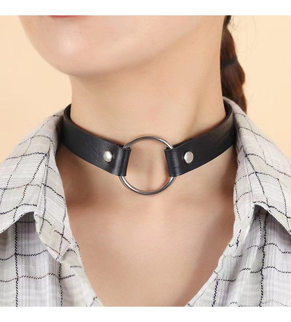 CHOKER WITH METAL RING